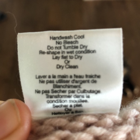 Lambs wool pale pink TNA shrug - Picture 4 of 5